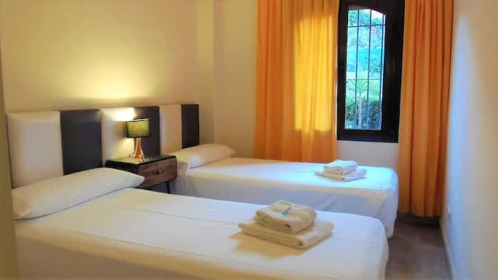 Apartamento Espacioso Muy Tranquilo Con Piscinas Y Jardines Cercano A La Playa Estepona Eksteriør bilde