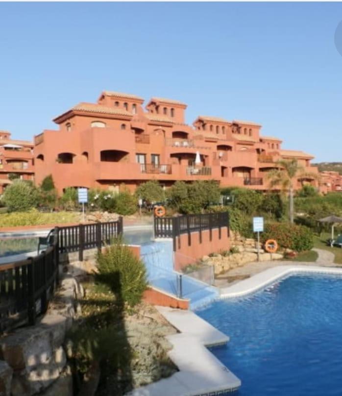 Apartamento Espacioso Muy Tranquilo Con Piscinas Y Jardines Cercano A La Playa Estepona Eksteriør bilde