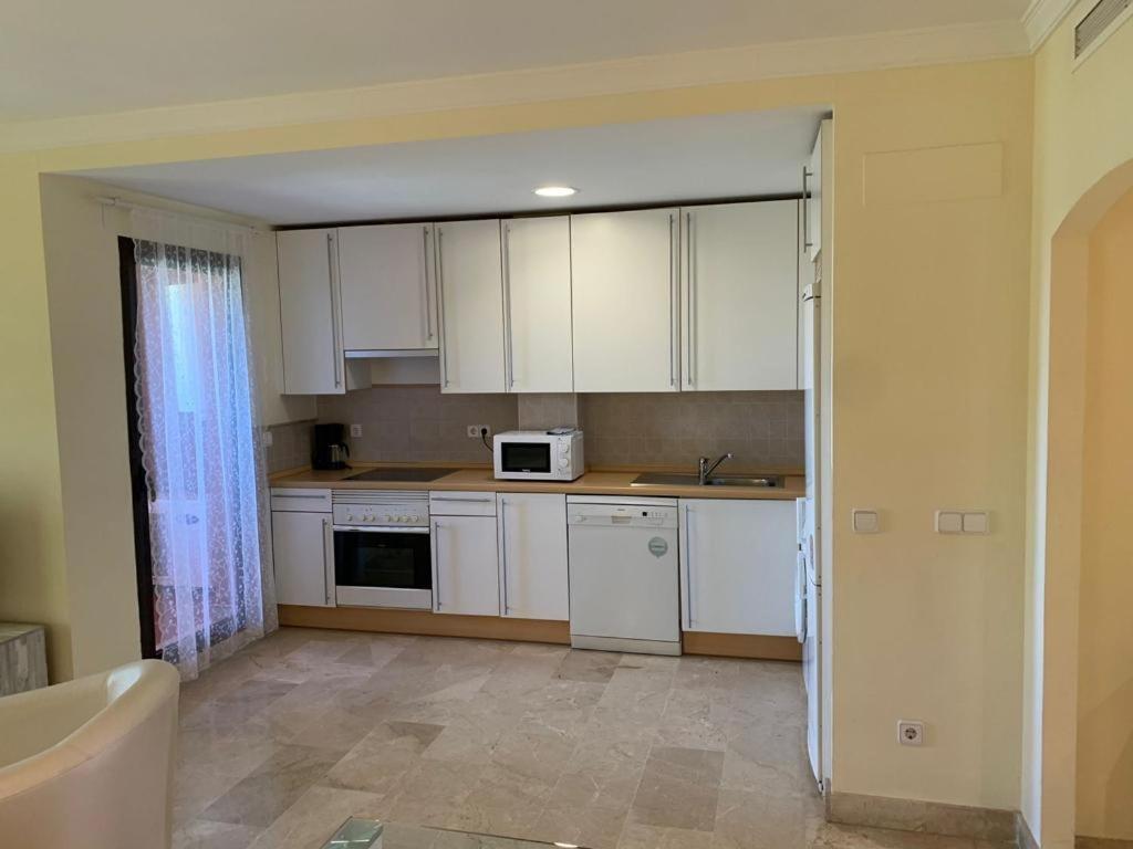 Apartamento Espacioso Muy Tranquilo Con Piscinas Y Jardines Cercano A La Playa Estepona Eksteriør bilde
