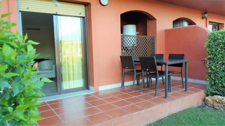 Apartamento Espacioso Muy Tranquilo Con Piscinas Y Jardines Cercano A La Playa Estepona Eksteriør bilde