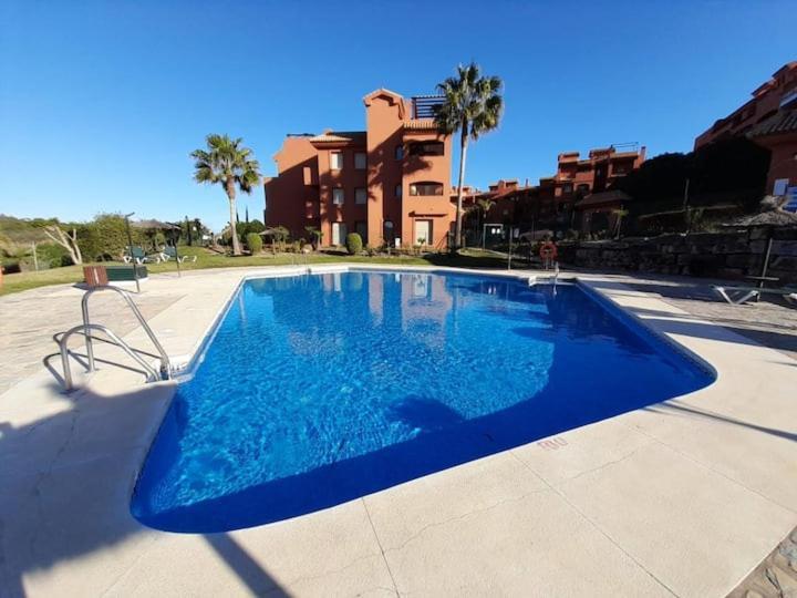 Apartamento Espacioso Muy Tranquilo Con Piscinas Y Jardines Cercano A La Playa Estepona Eksteriør bilde